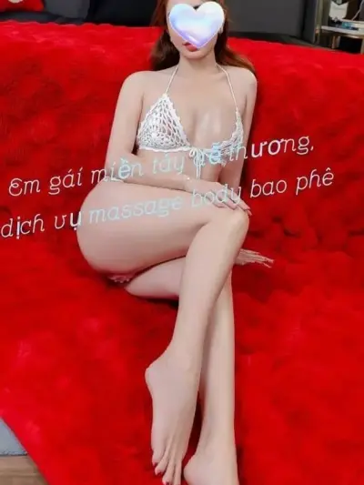 HOTGIRL YẾN TRANG  Em gái xinh xinh dáng nuột mông cong serice đỉnh  rất chiều chuộng khách