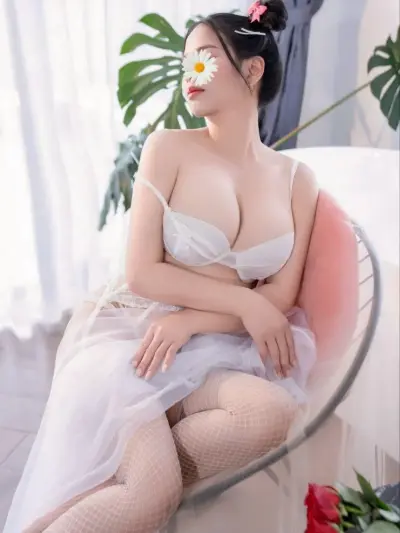 Thảo My_ Gái xinh chiều khách, kỹ năng cực tốt