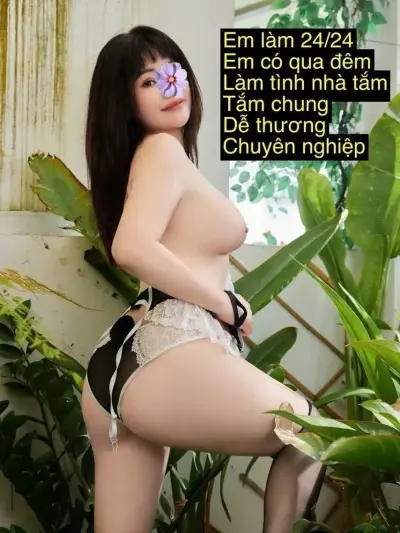 QUYÊN NHI XINH XẮN NGỰC TO MONG BỰ BÚ CU LÚC CÁN CỰC DÂM VÀ CHIỀU KHÁCH